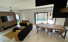 Villa Ella